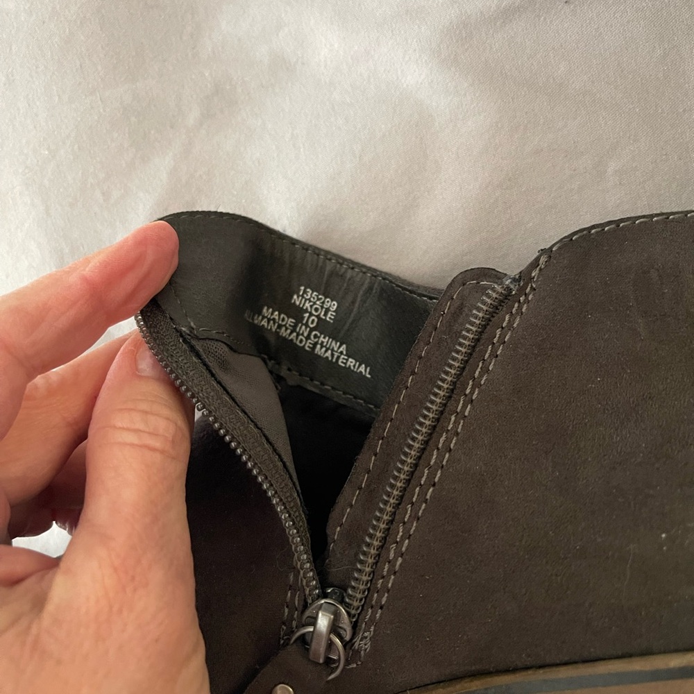 Darling Booties - Picture 3 of 3